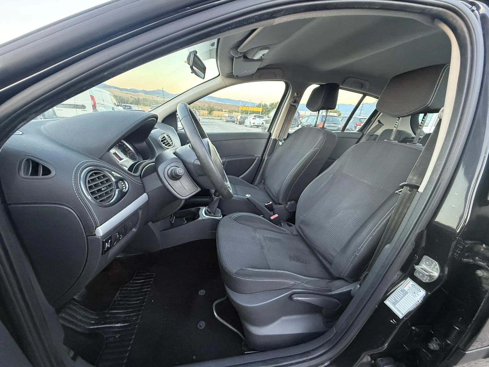 Renault Clio 1.2 - изображение 6