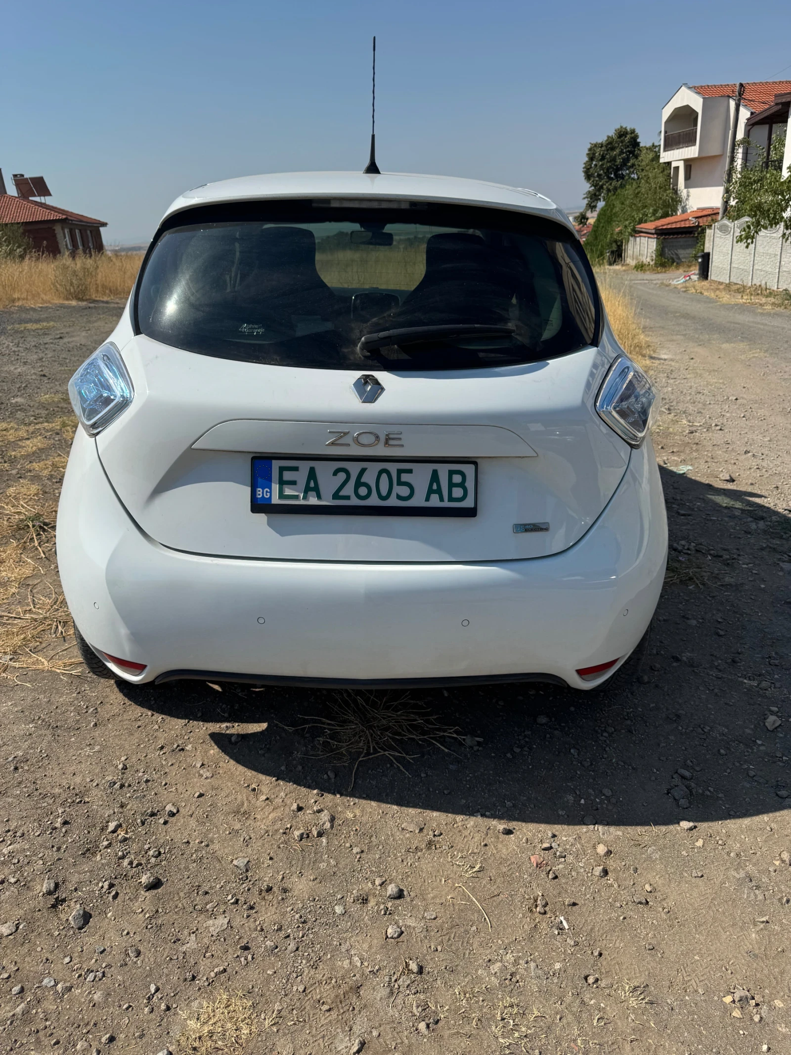Renault Zoe 41kw 90 к.с. 51000 км пробег, нови гуми - изображение 4