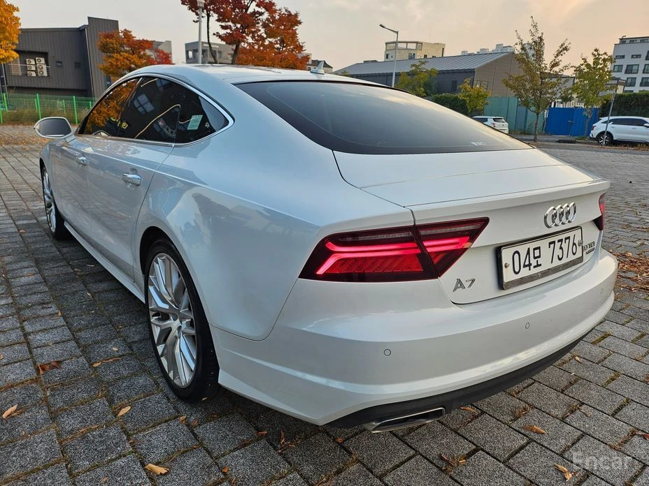 Audi A7  - изображение 7