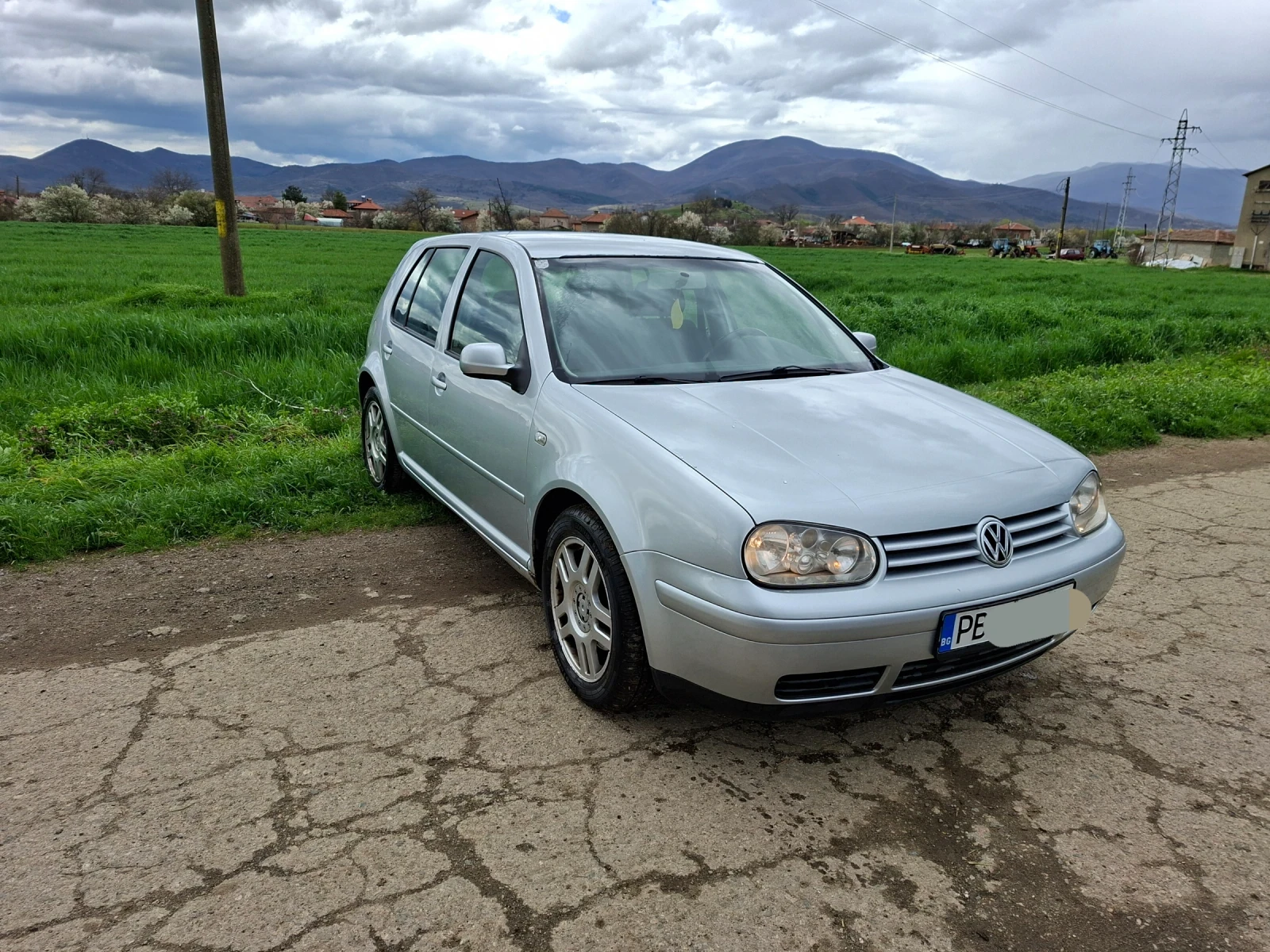 VW Golf, снимка 2 - Автомобили и джипове - 54088836