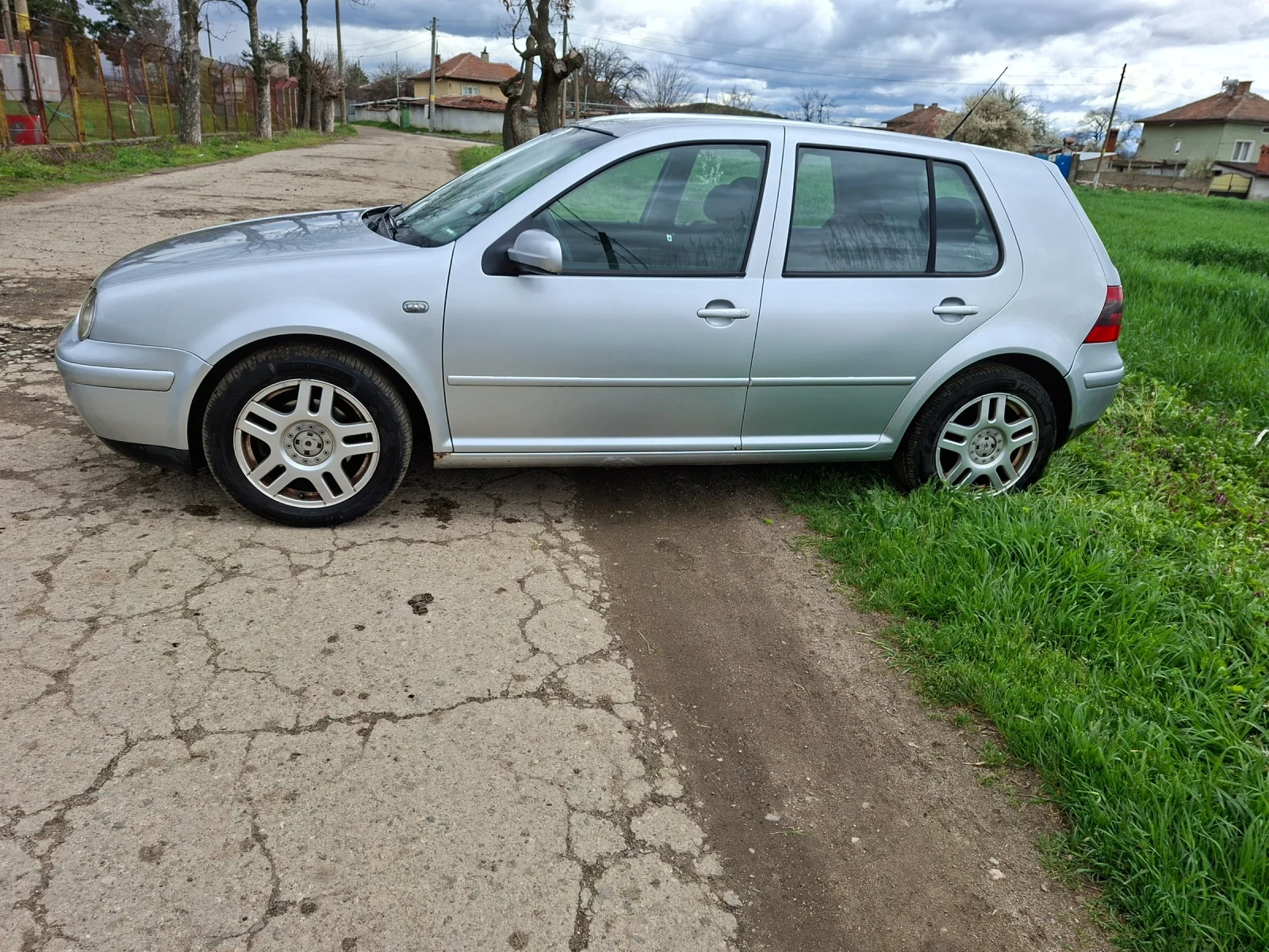 VW Golf, снимка 5 - Автомобили и джипове - 54088836