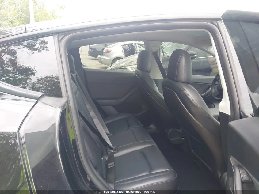 Tesla Model Y LONG RANGE DUAL MOTOR ALL-WHEEL DRIVE, снимка 10 - Автомобили и джипове - 54743832