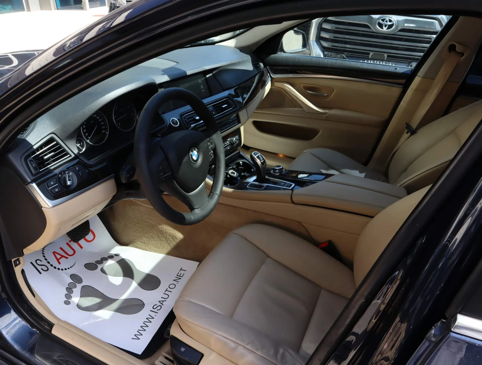 BMW 530 D/Sport/PDC/Xenon/Leader, снимка 8 - Автомобили и джипове - 54760250