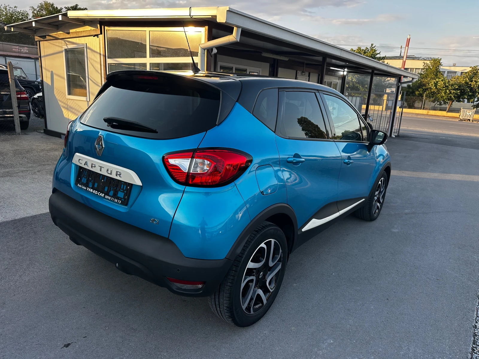 Renault Captur 1.5DCI 90к.с Като ново, снимка 2 - Автомобили и джипове - 55157768