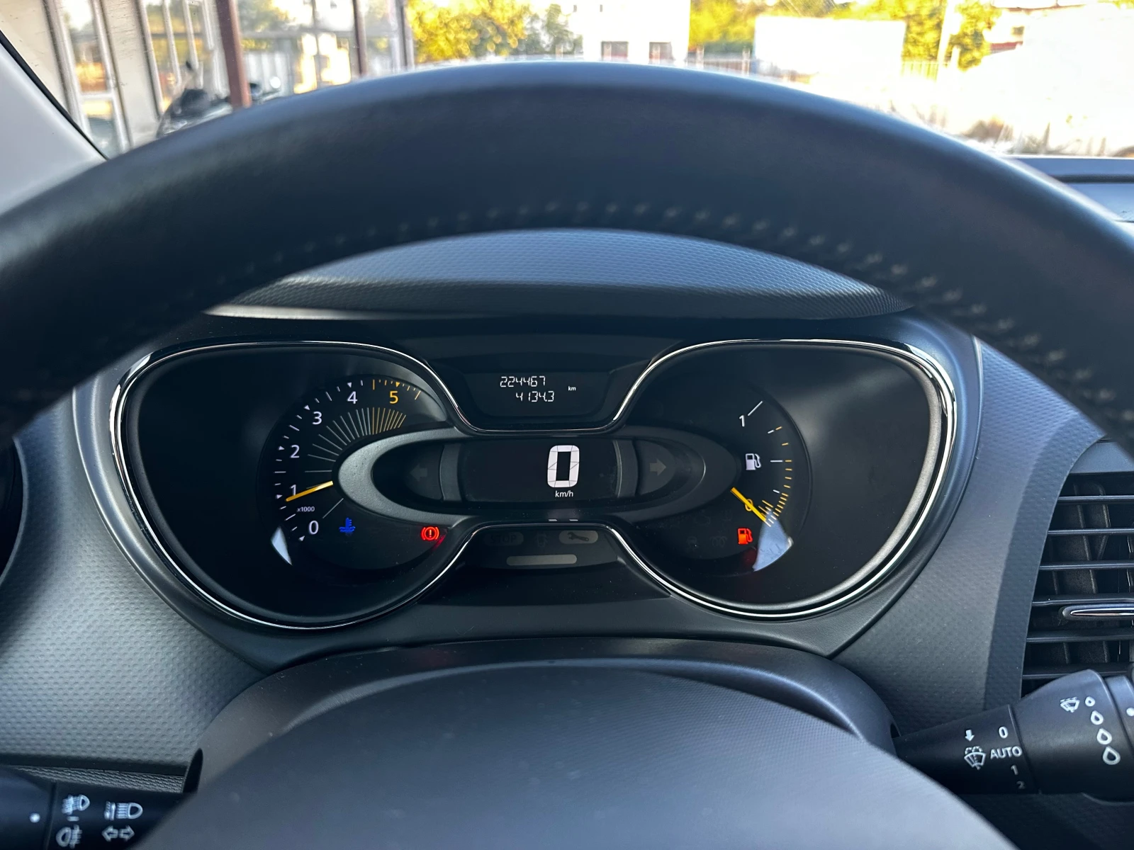 Renault Captur 1.5DCI 90к.с Като ново, снимка 12 - Автомобили и джипове - 55157768