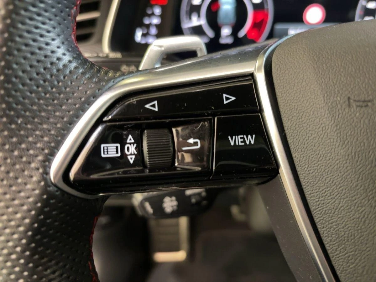 Audi Rs6 Avant* Ceramic* B&O* Pano, снимка 10 - Автомобили и джипове - 55239446