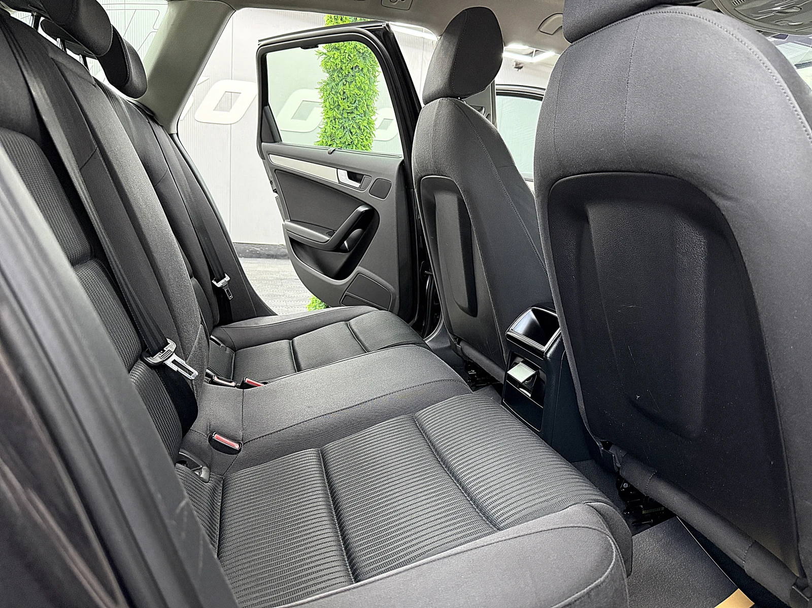 Audi A4 S-line/avtomat/navi/СОБСТВЕН ЛИЗИНГ, снимка 10 - Автомобили и джипове - 55650183