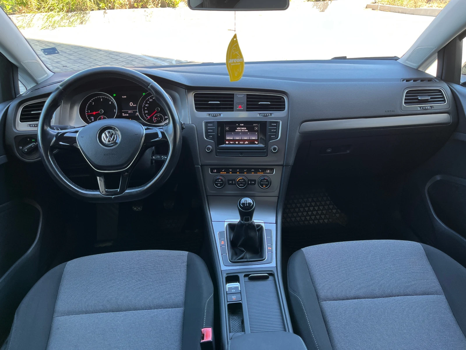 VW Golf 1.6TDI/110, снимка 12 - Автомобили и джипове - 56066523