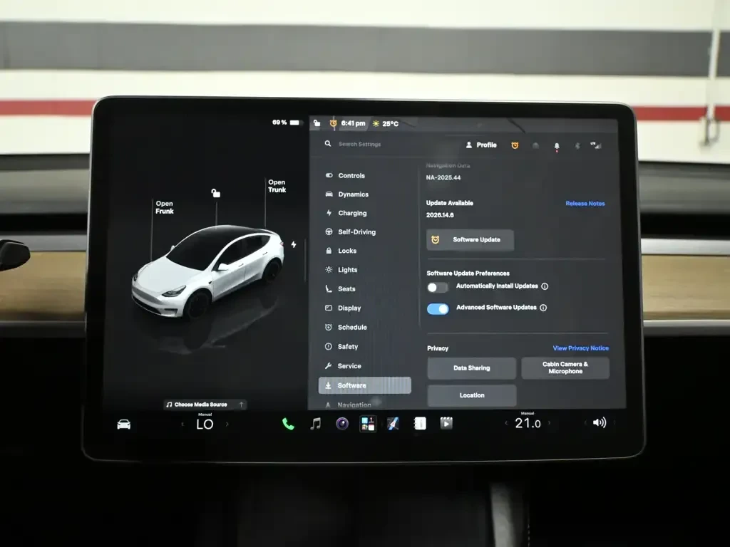 Tesla Model Y LONG RANGE DUAL MOTOR* CARFAX, снимка 13 - Автомобили и джипове - 56119139