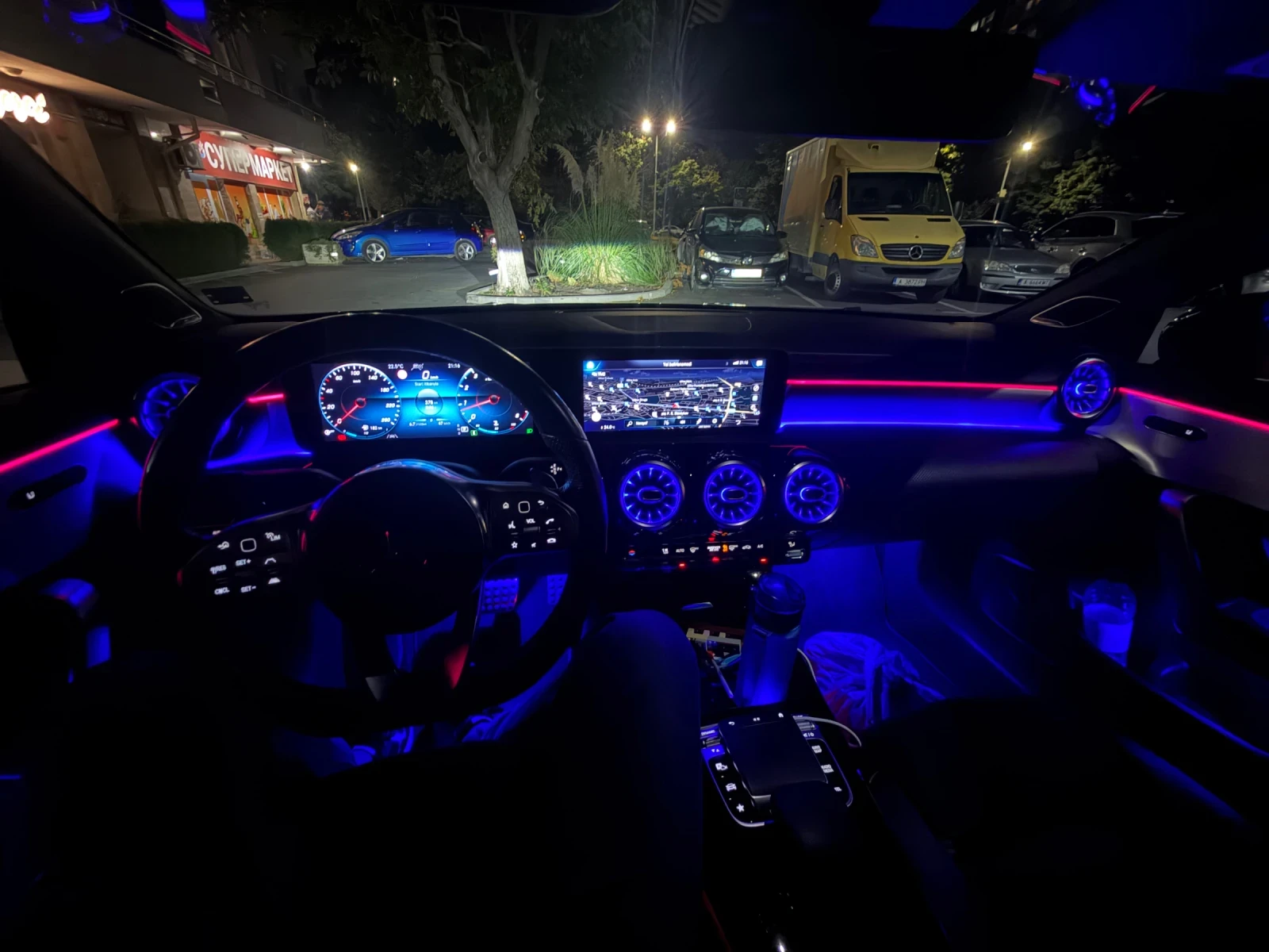 Mercedes-Benz CLA 220 AMG, снимка 9 - Автомобили и джипове - 56208526