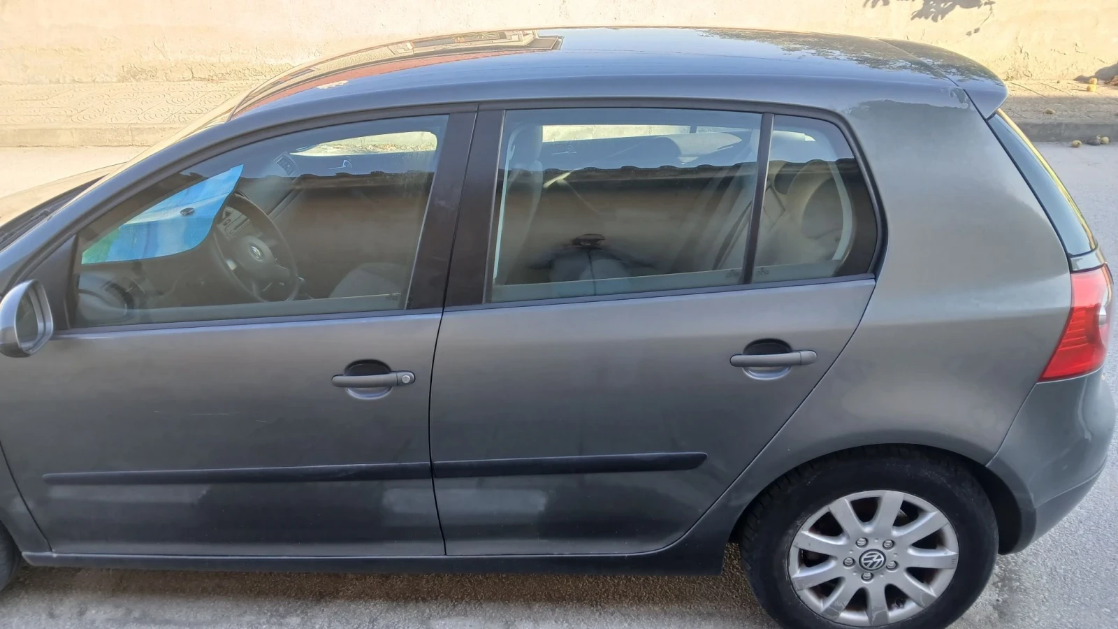 VW Golf 5, снимка 5 - Автомобили и джипове - 56563394