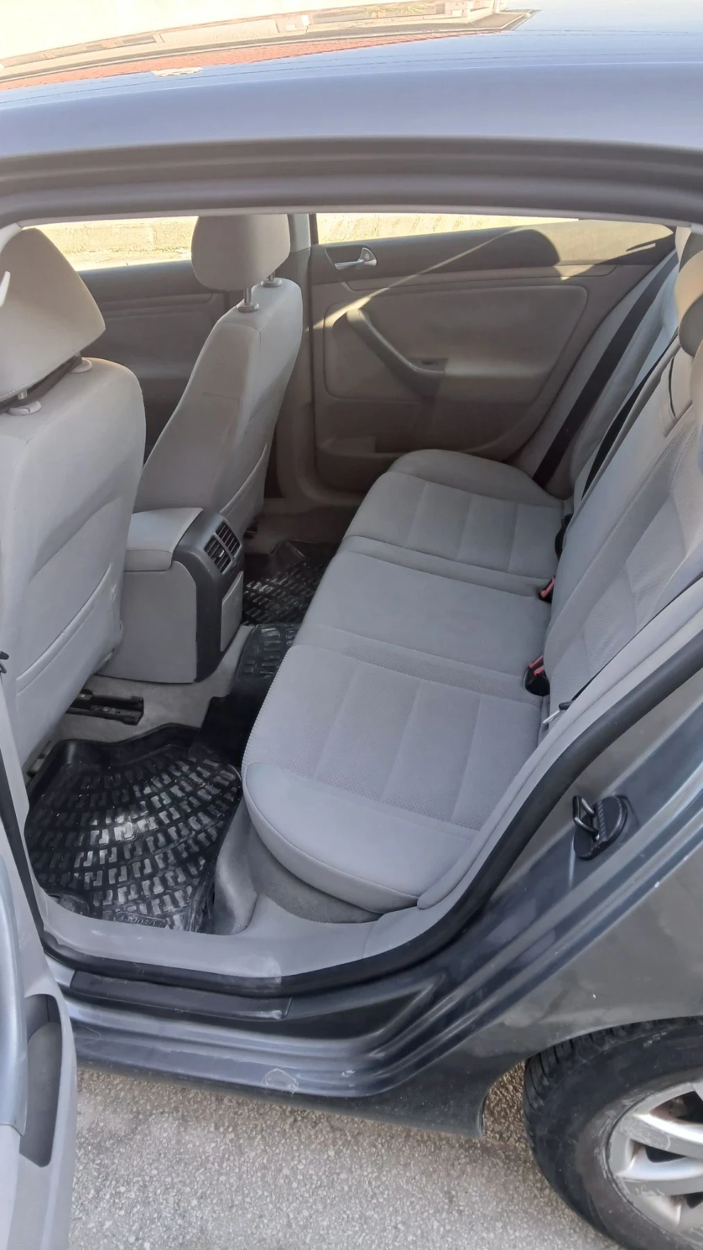 VW Golf 5, снимка 4 - Автомобили и джипове - 56563394
