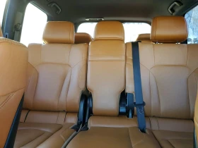 Lexus LX 570 * КОЖА* ПОДГРЕВ* ОБДУХВАНЕ* 6+ 1* , снимка 10