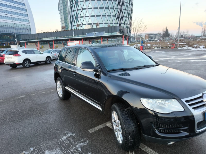 VW Touareg, снимка 2 - Автомобили и джипове - 48797045