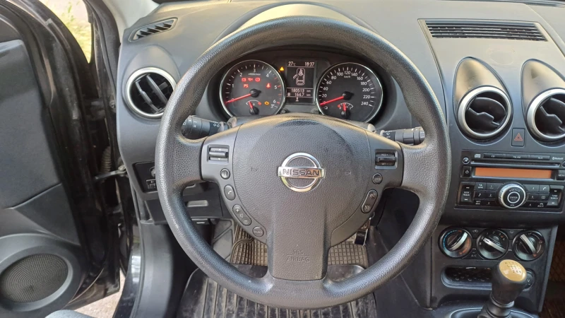 Nissan Qashqai 1.5 DCI-110 к.с EURO 5A, снимка 16 - Автомобили и джипове - 52443985