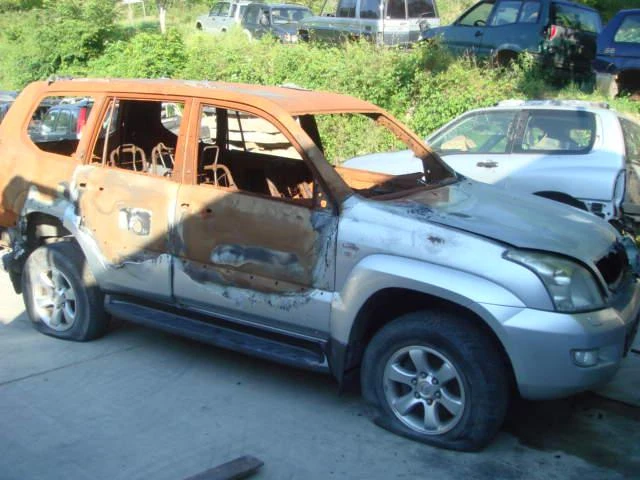 Toyota Land cruiser 3.0 D4D, снимка 2 - Автомобили и джипове - 46834298