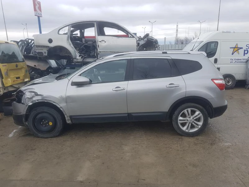 Nissan Qashqai 2.0dCi, снимка 5 - Автомобили и джипове - 20795477