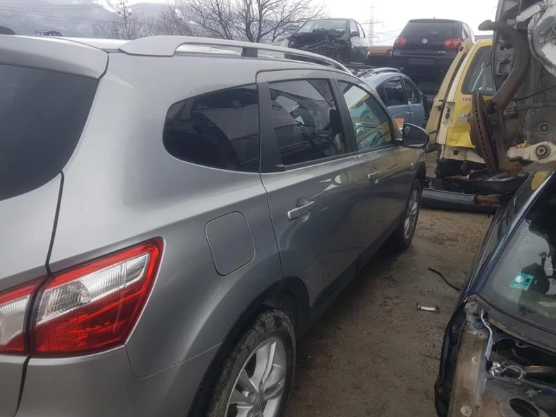 Nissan Qashqai 2.0dCi, снимка 6 - Автомобили и джипове - 20795477