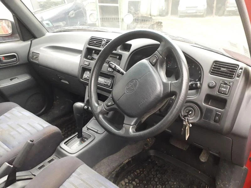 Toyota Rav4 2.0, снимка 5 - Автомобили и джипове - 36555849