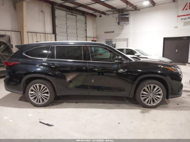 Toyota Highlander HYBRID PLATINUM* ФИКСИРАНА ЦЕНА!, снимка 13 - Автомобили и джипове - 53599343