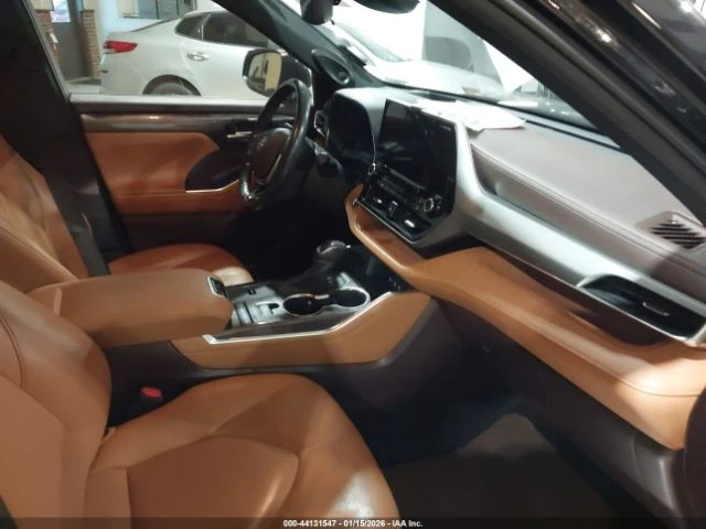 Toyota Highlander HYBRID PLATINUM* ФИКСИРАНА ЦЕНА!, снимка 5 - Автомобили и джипове - 53599343