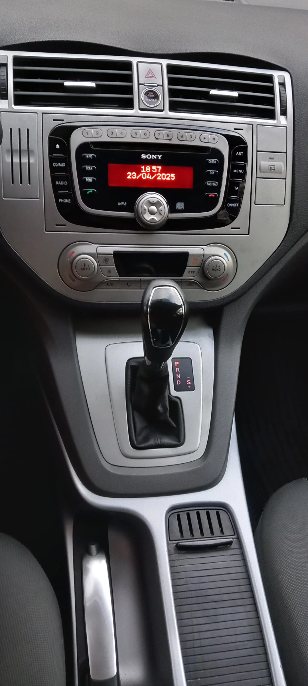 Ford Kuga  - изображение 8