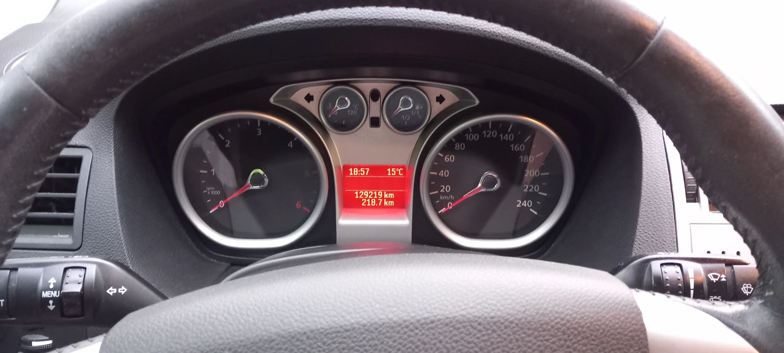 Ford Kuga  - изображение 9