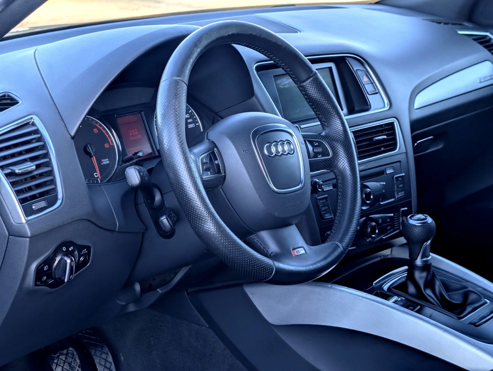 Audi Q5 2.0TDI S-Line Full Full Full - изображение 8