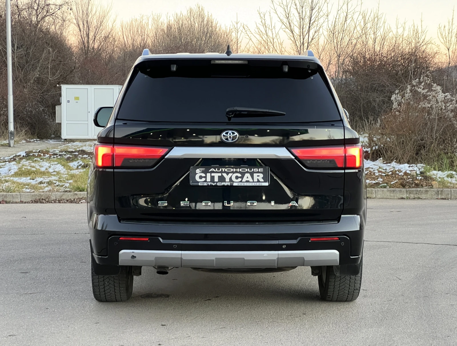 Toyota Sequoia 3.5 HYBRID/CAPSTONE/JBL/HEAD UP/PANO/360/7-МЕСТЕН/ - изображение 5