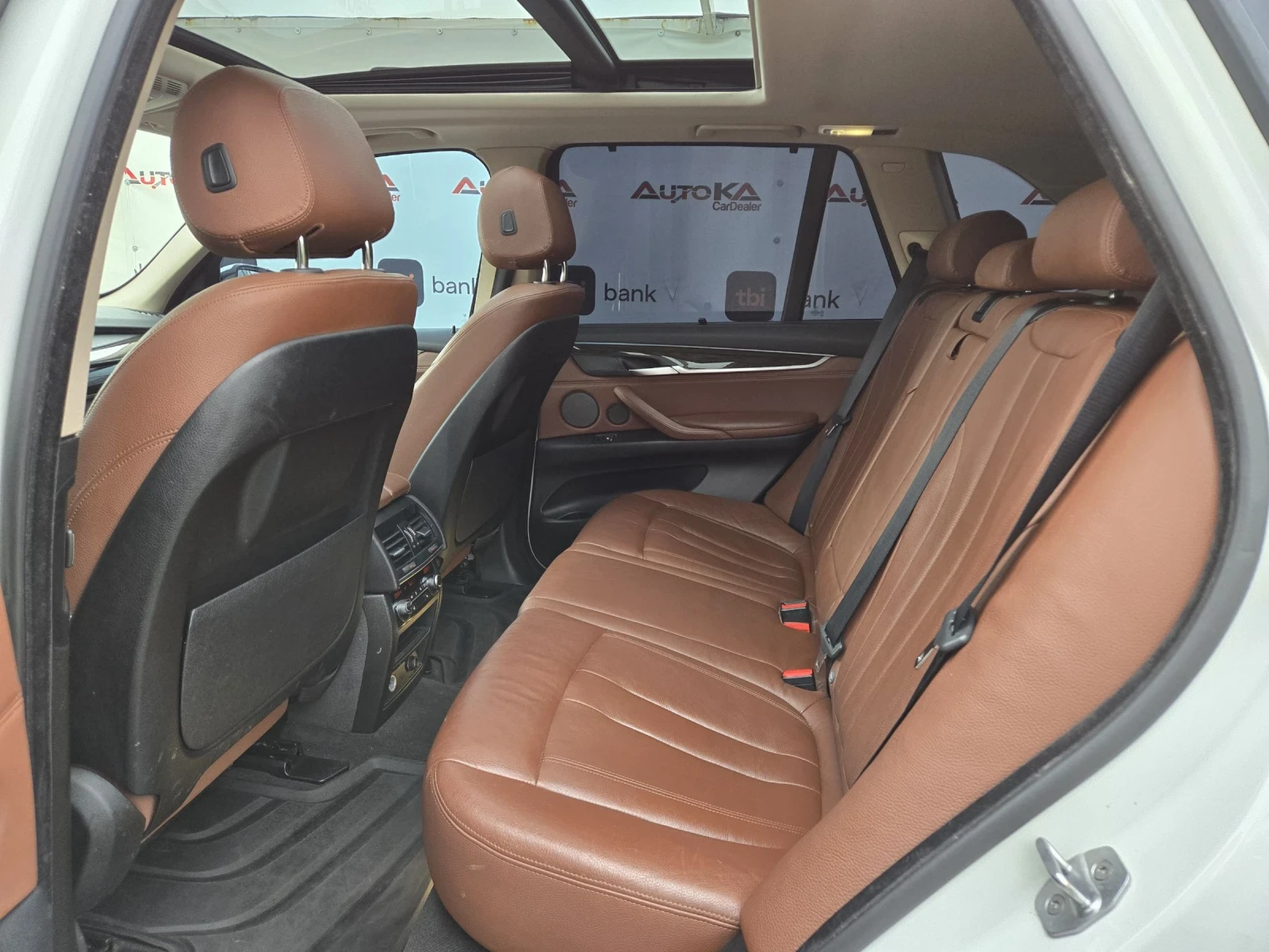 BMW X5 3.0D-258кс/HUD/DIGITAL/H&K/360/PANO/KEYLESS - изображение 9