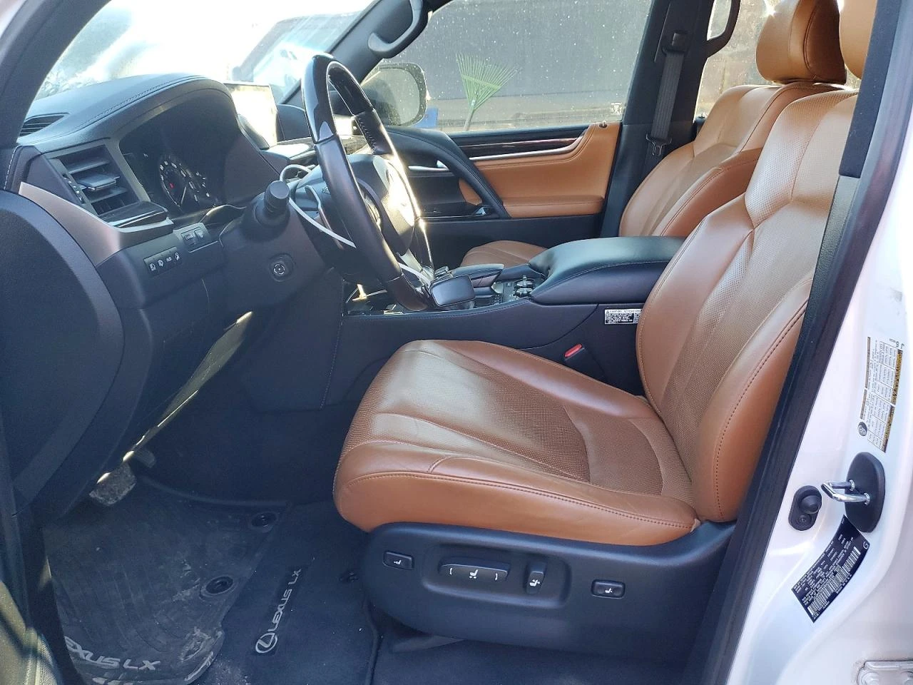 Lexus LX 570 * КОЖА* ПОДГРЕВ* ОБДУХВАНЕ* 6+ 1* , снимка 7 - Автомобили и джипове - 53756303