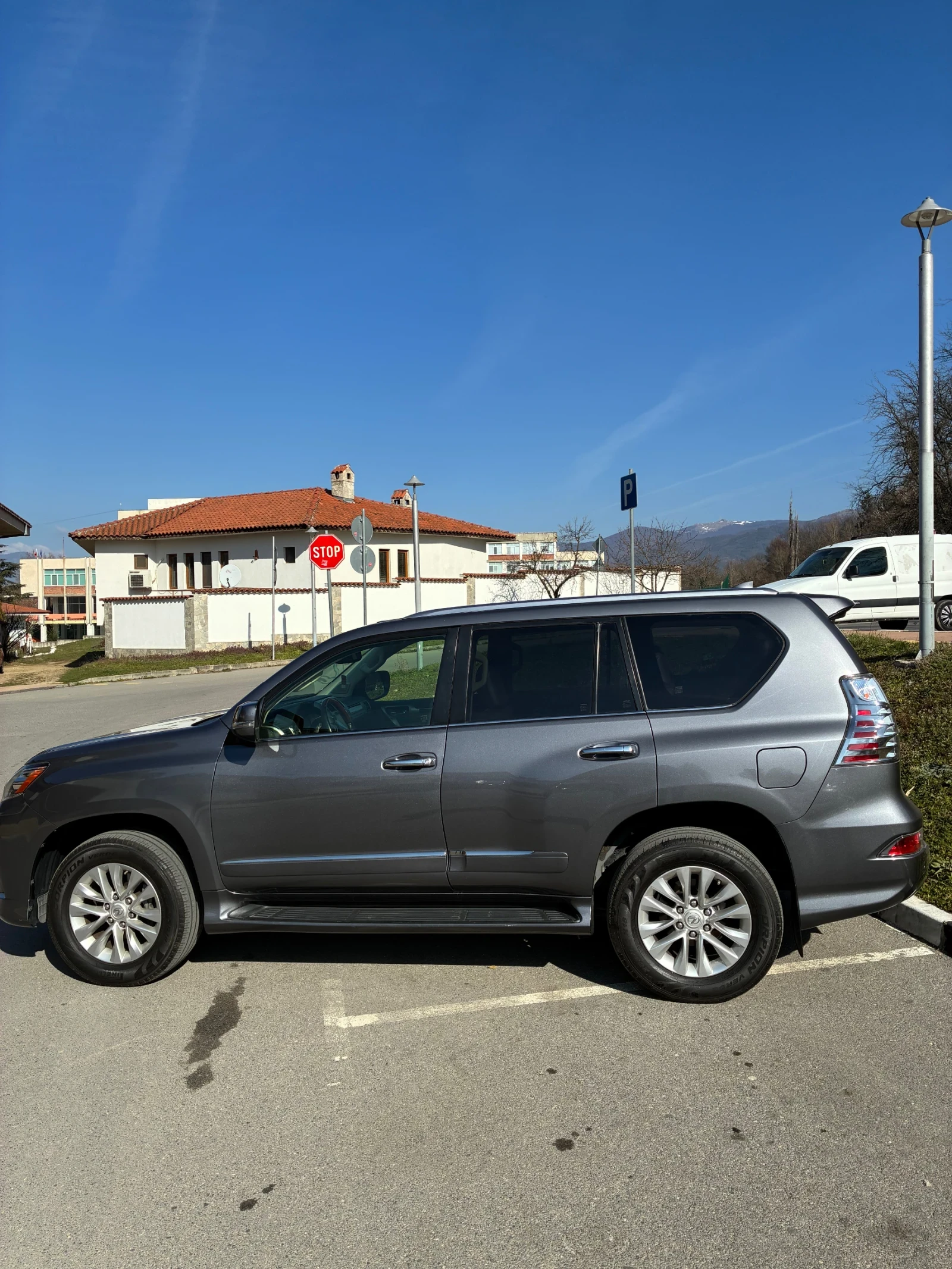 Lexus GX 460 Premium, снимка 3 - Автомобили и джипове - 53759023