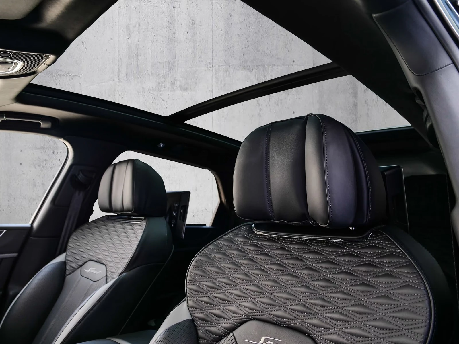 Bentley Bentayga V8 SPEED CARBON KERAMIK AKRAPOVIC NAIM TV, снимка 14 - Автомобили и джипове - 55891516