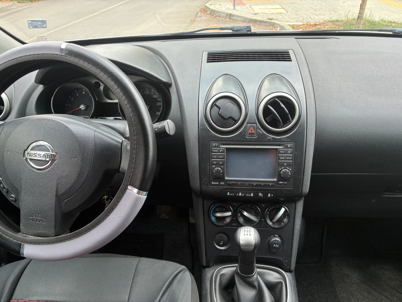 Nissan Qashqai 1.6 бензин-газ, снимка 11 - Автомобили и джипове - 56161385