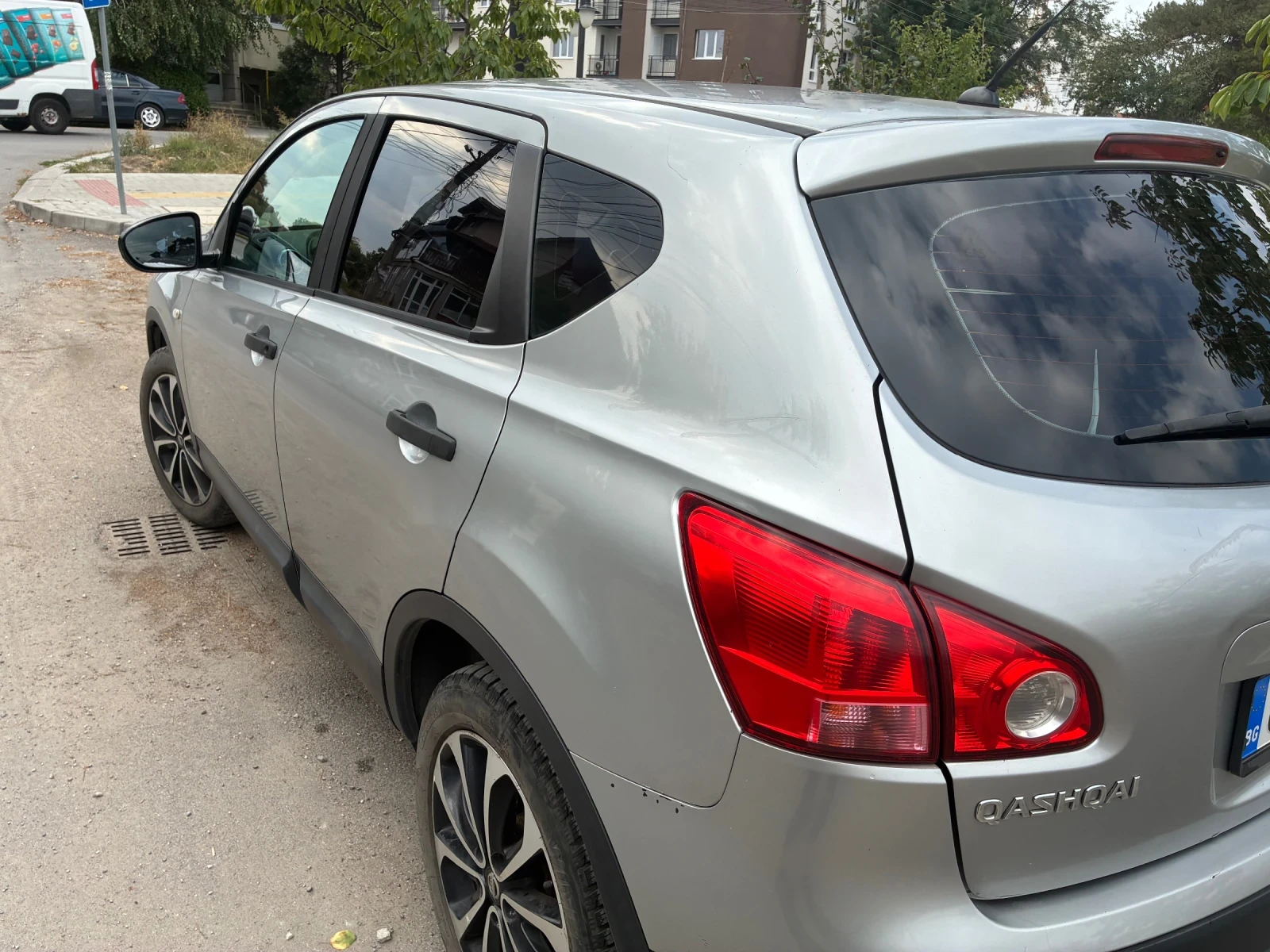 Nissan Qashqai 1.6 бензин-газ, снимка 8 - Автомобили и джипове - 56161385