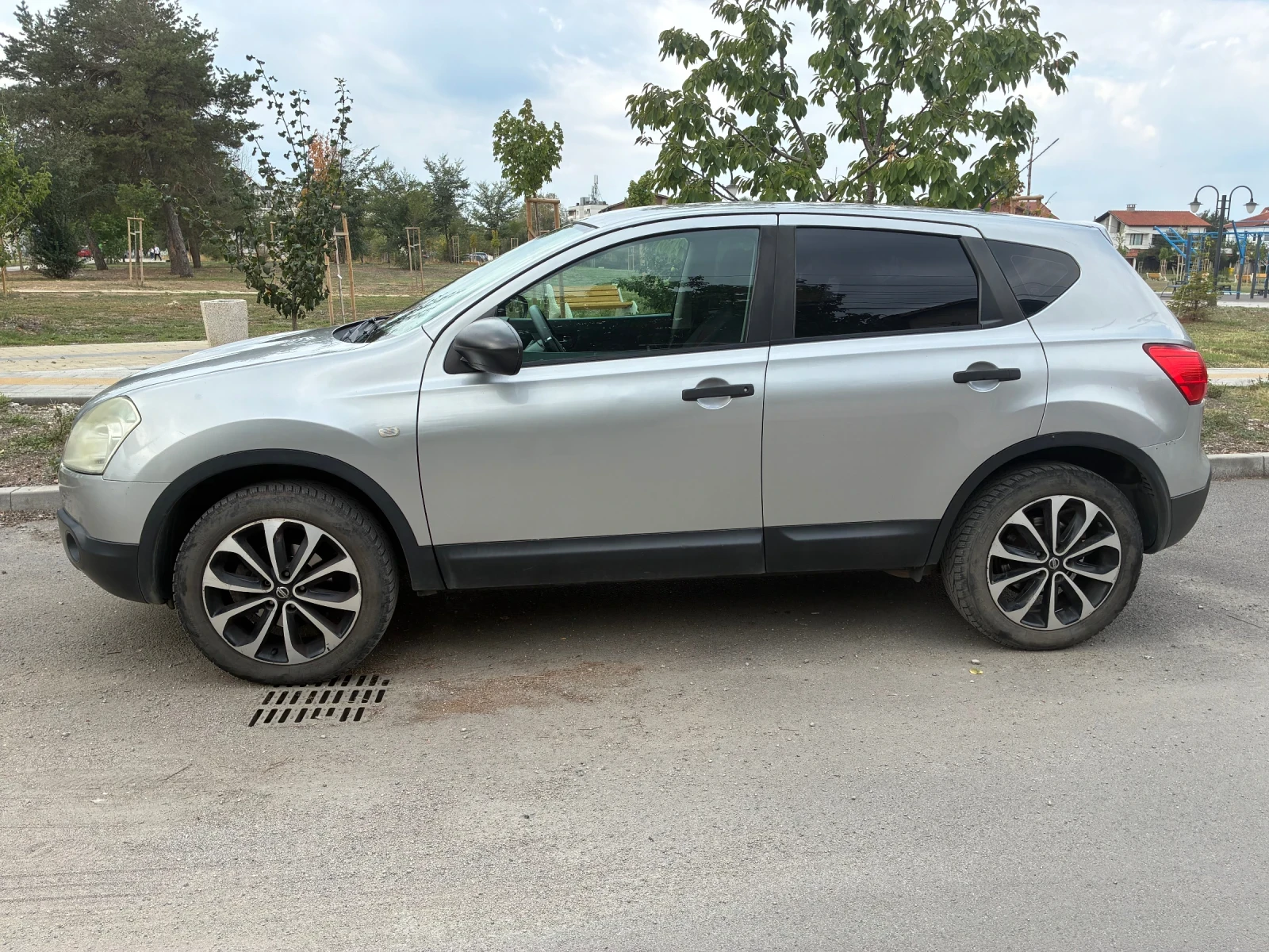 Nissan Qashqai 1.6 бензин-газ, снимка 3 - Автомобили и джипове - 56161385