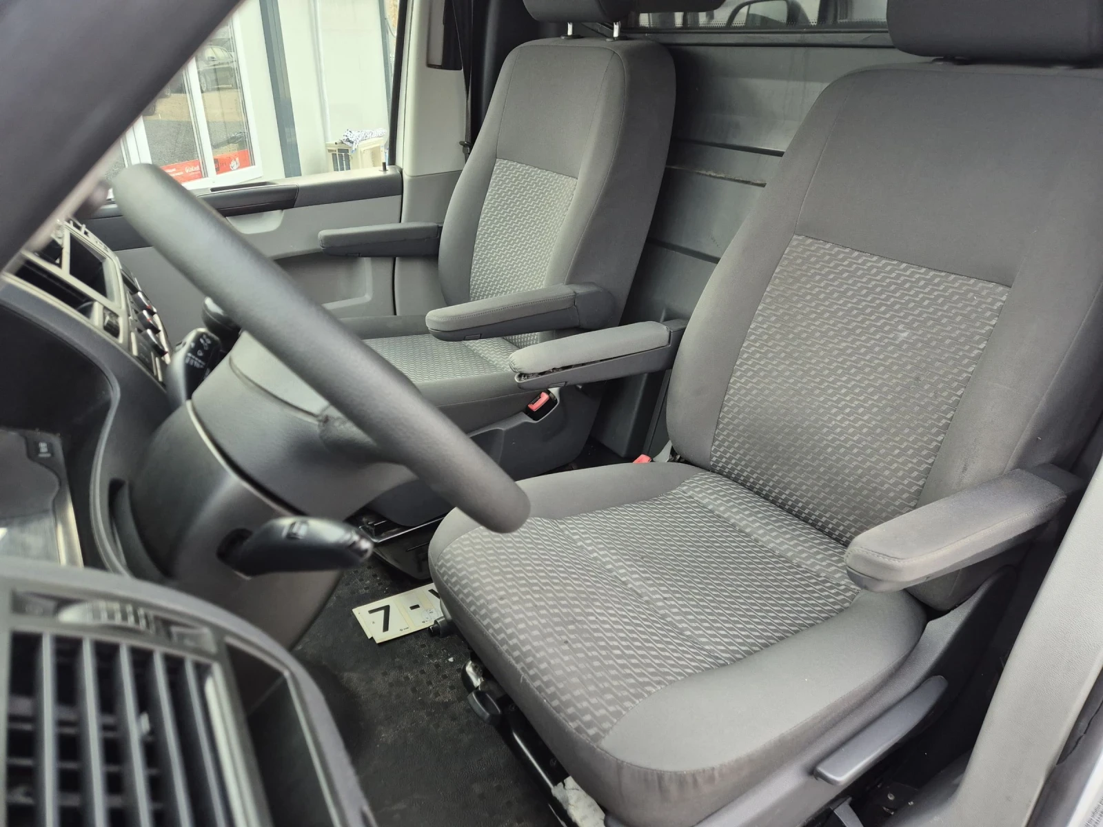 VW Transporter 2.0TDI , снимка 9 - Бусове и автобуси - 53918042