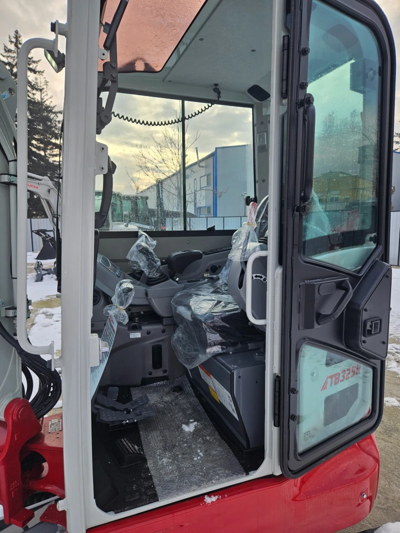 Багер Takeuchi TB325R, снимка 5 - Индустриална техника - 48764593