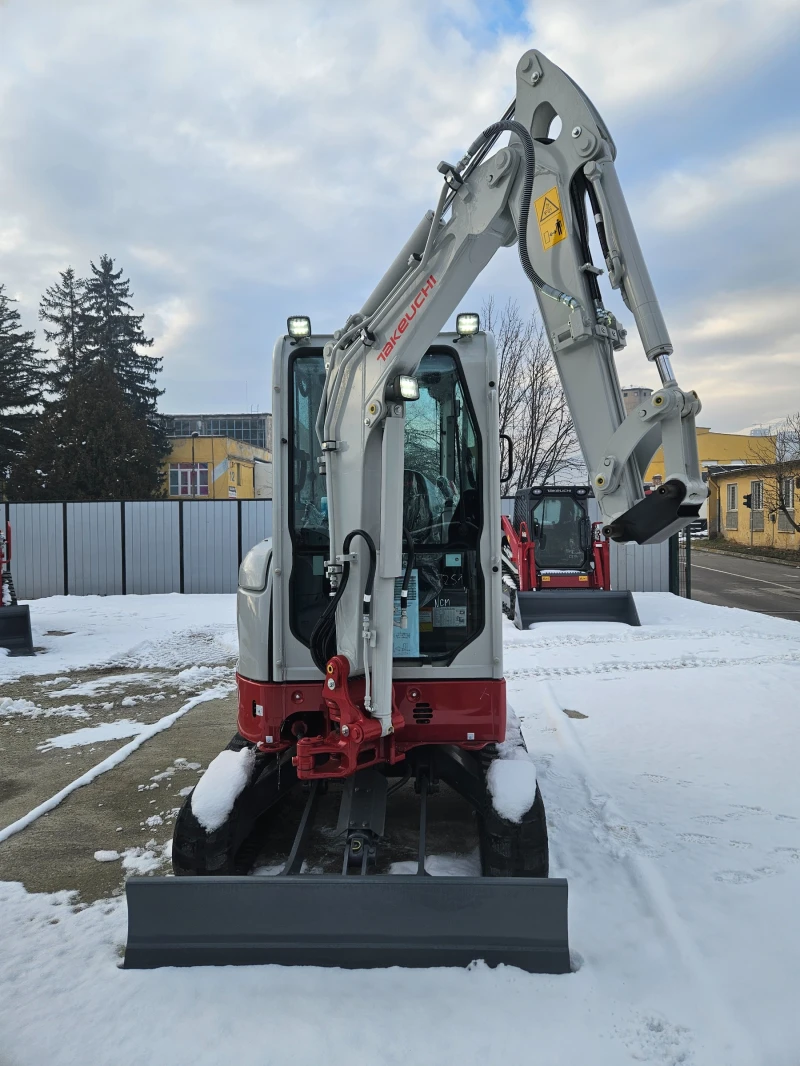 Багер Takeuchi TB325R, снимка 4 - Индустриална техника - 48764593