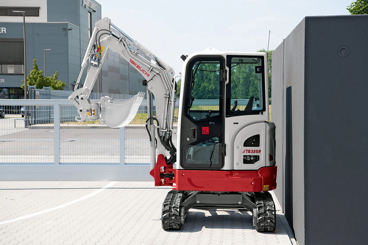  Takeuchi TB325R | Mobile.bg   1