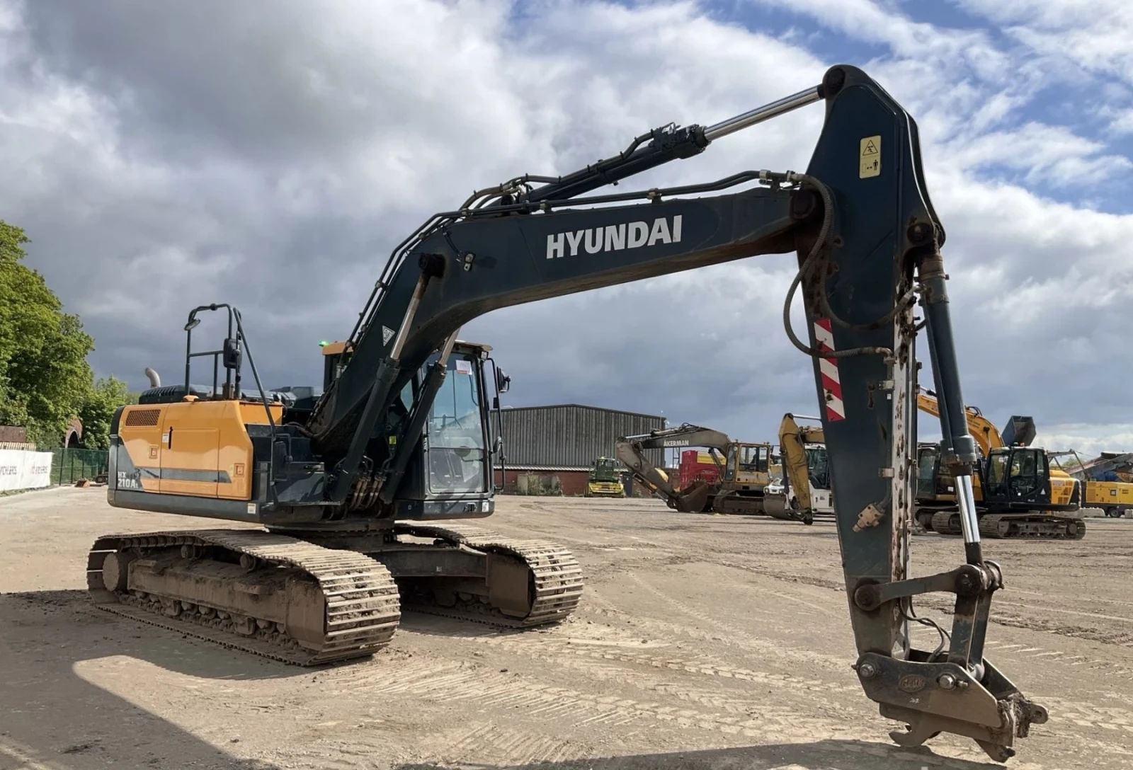 Багер Hyundai HX210AL