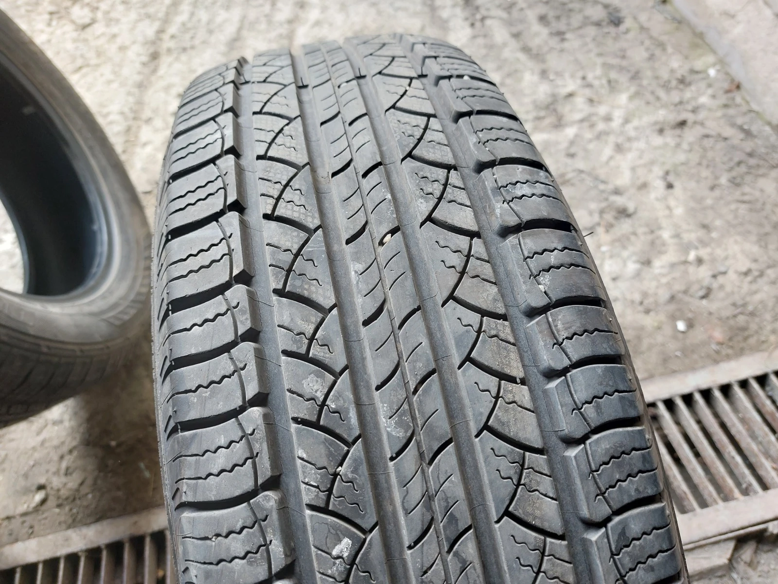 ���� 225/65R17 | Mobile.bg � ����������� 1