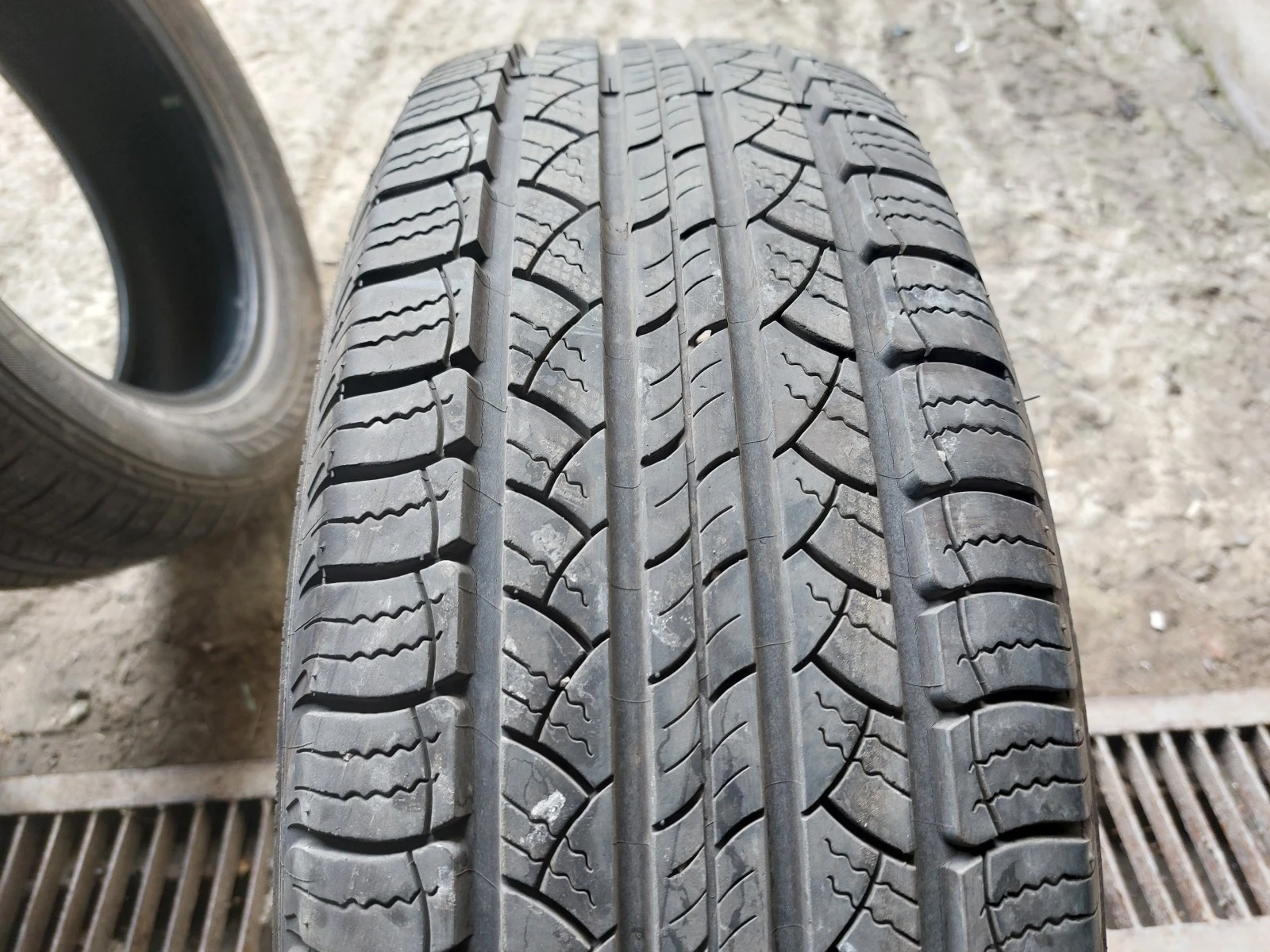 ���� 225/65R17 | Mobile.bg � ����������� 2