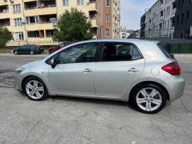 Toyota Auris 2.2 D-CAT, снимка 1