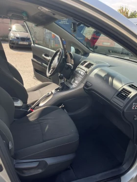 Toyota Auris 2.2 D-CAT, снимка 7