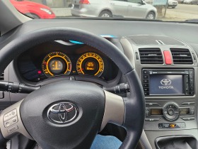 Toyota Auris 1.4 D -6ск, снимка 11 - Автомобили и джипове - 44844133