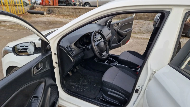 Hyundai I20 1.1 CRDi EUR.6, снимка 9 - Автомобили и джипове - 39782684