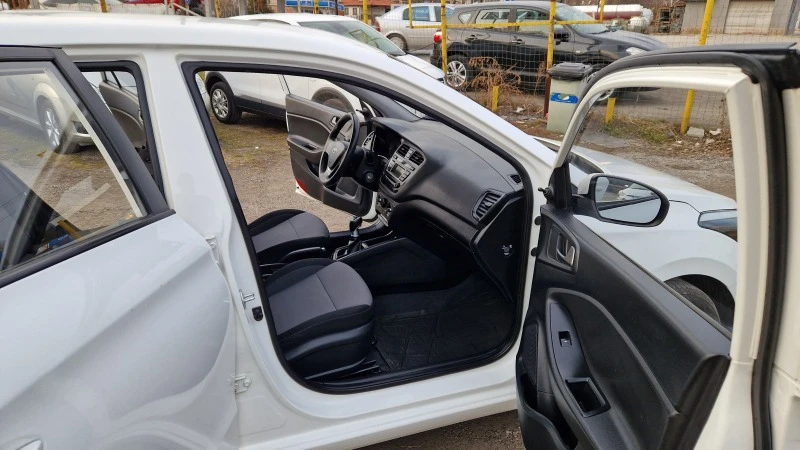 Hyundai I20 1.1 CRDi EUR.6, снимка 12 - Автомобили и джипове - 39782684