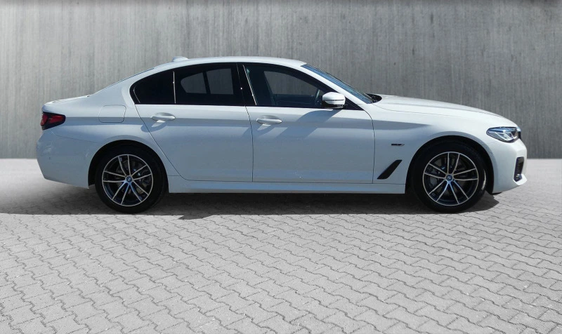 BMW 530E xDrive, M, Laser, снимка 5 - Автомобили и джипове - 47391222