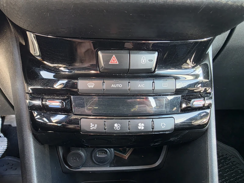 Peugeot 2008 ACTIVE 1.2 99000km, снимка 7 - Автомобили и джипове - 52494135